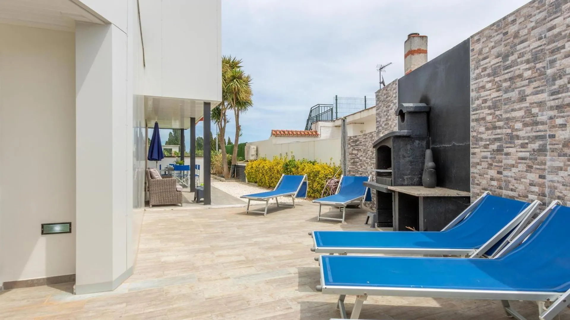Holiday home Casa Moderna Con Piscina, Wi-Fi, Aa, Barbacoa Y Parking En Sant Pere Pescador - Es-89-73 Villa