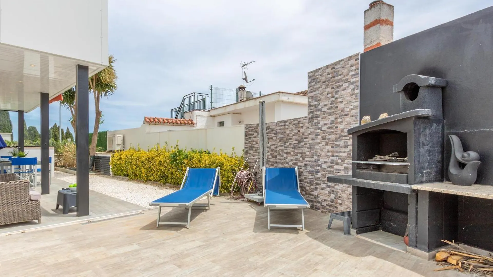 Casa Moderna Con Piscina, Wi-Fi, Aa, Barbacoa Y Parking En Sant Pere Pescador - Es-89-73 Villa Holiday home